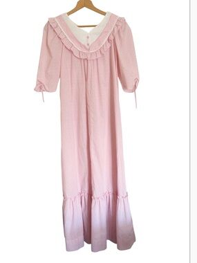 Vintage Jacqueline Hawaii Pink Floral Prairie Cottagecore Nightgown size 9/10